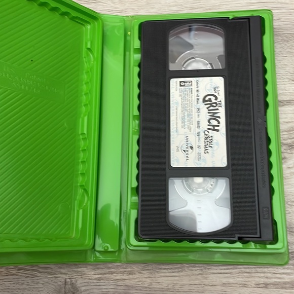 Dr. Seuss’ How the Grinch Stole Christmas - VHS Universal Movie 2000 Comedy - Picture 4 of 4